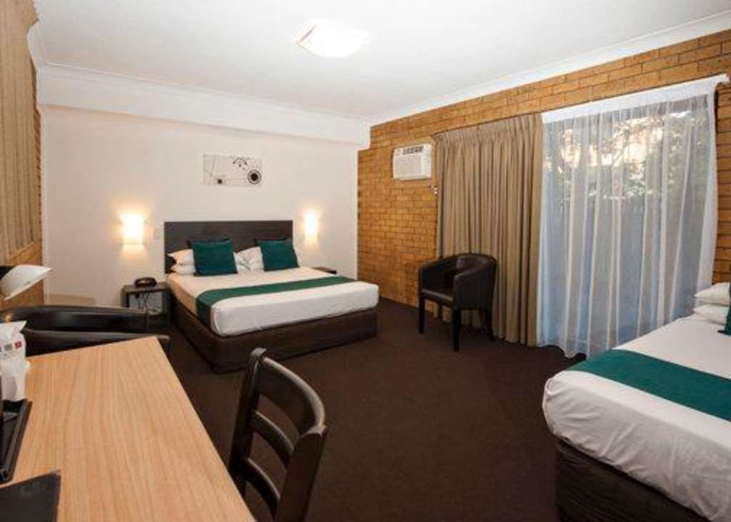 Airport Admiralty Motel Brisbane Room photo